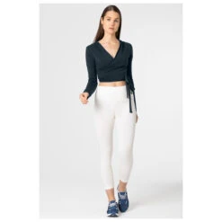 Super.natural Women's Cosy Wrap Around - Longsleeve 10 Super.natural Women's Cosy Wrap Around - Longsleeve -Outdoor-Ausrüstung supernatural womens cosy wrap around longsleeve detail 4